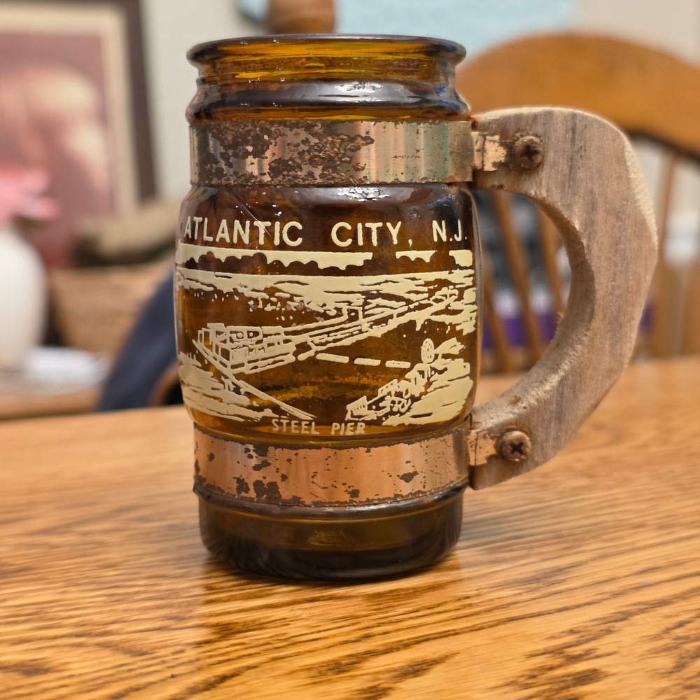 Vintage Atlantic City NJ Amber Glass Mini Souvenir Mug Steel Pier Wood Handle‎